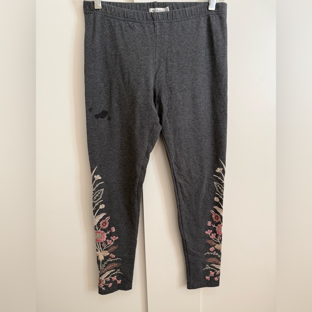 J W Los Angeles Floral Embroidered Knit Leggings Pants Gray Soft Comfy Boho Chic